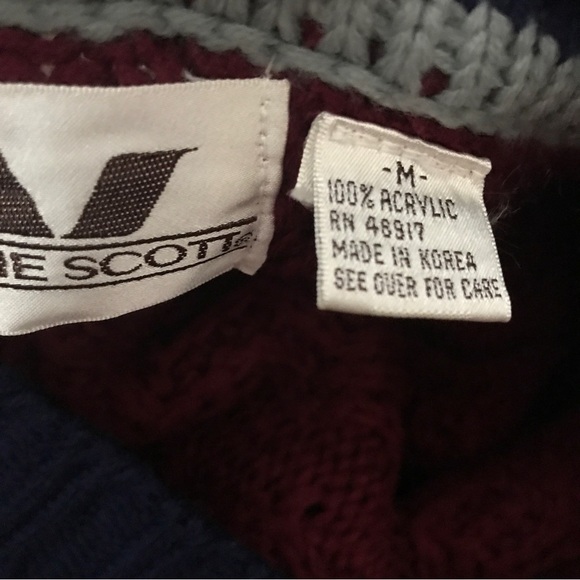 Vintage Wayne Scott maroon and blue knit V-neck sweater - Picture 14 of 14